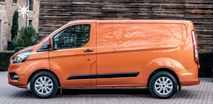 Używane auto z salonu – dlaczego to się opłaca?